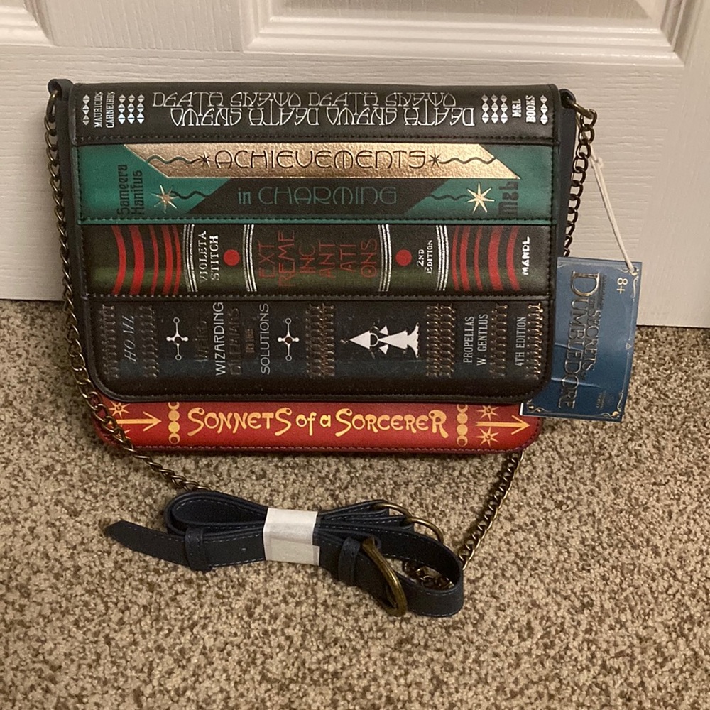 Loungefly Fantastic Beasts magical books chain crossbody bag purse NWT SOD HP